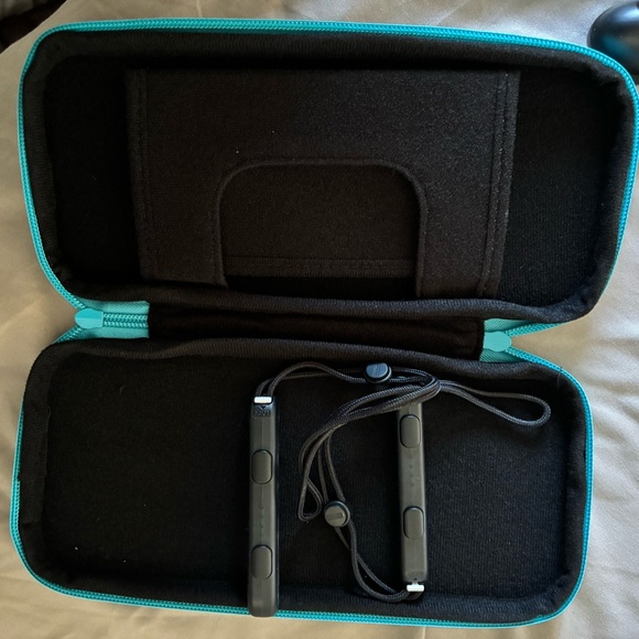 Nintendo switch & accessories - Picture 5 of 8